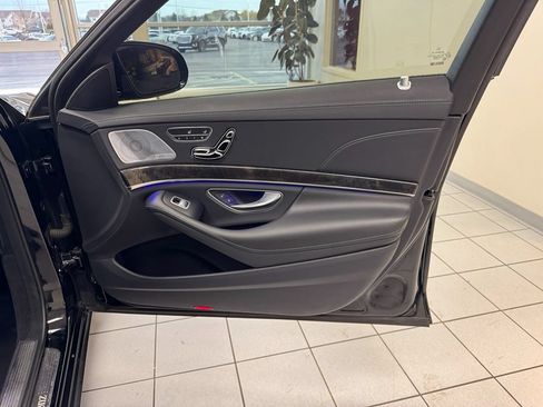 Used 2017 Mercedes-Benz S 550 4MATIC Sedan image 18