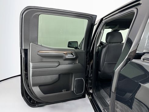 Used 2023 Chevrolet Silverado 1500 LT image 25