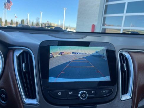 Used 2016 Chevrolet Malibu Premier w/ Driver Confidence Package II FWD image 28