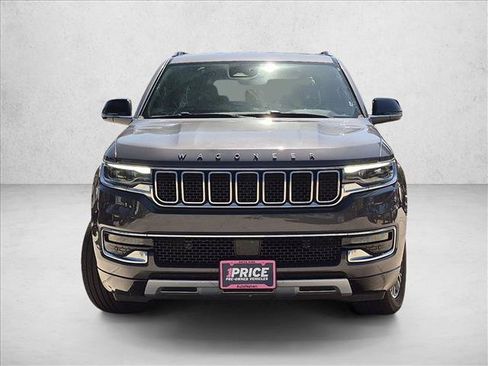 Used 2024 Jeep Wagoneer L Series II w/ Flexible Seating Group AWD/4WD image 2