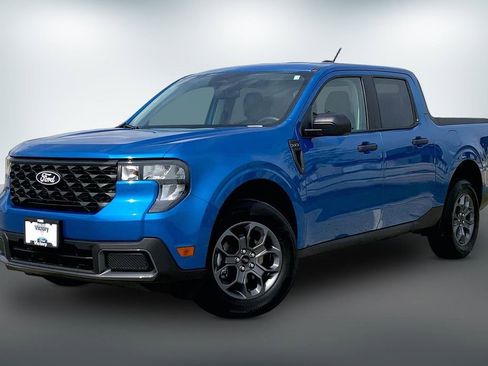 Used 2025 Ford Maverick XLT FWD image 2