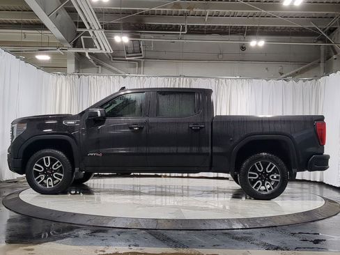 Used 2025 GMC Sierra 1500 AT4 w/ AT4 Preferred Package image 11
