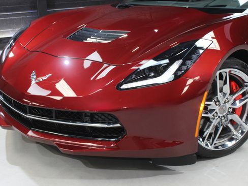 Used 2018 Chevrolet Corvette Stingray Coupe image 5