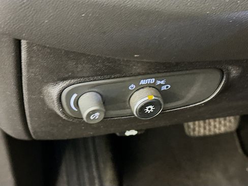 Used 2018 Chevrolet Equinox LT AWD/4WD image 17