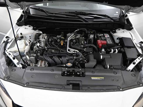 Used 2025 Nissan Altima 2.5 SR FWD image 28