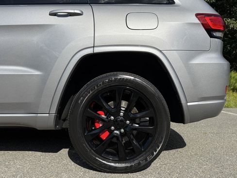 Used 2021 Jeep Grand Cherokee Laredo X AWD/4WD image 8