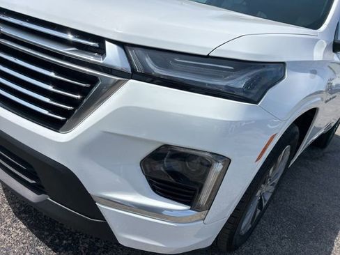 Used 2023 Chevrolet Traverse Premier FWD image 9