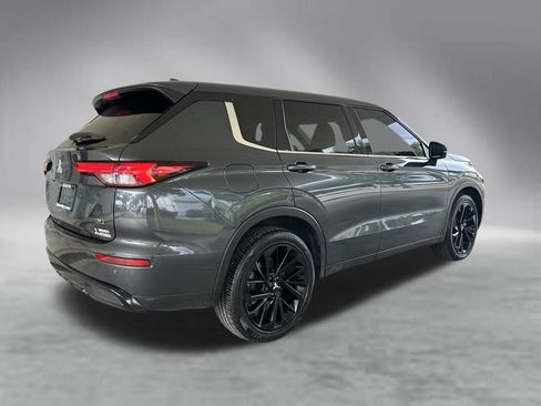 Used 2024 Mitsubishi Outlander FWD image 3