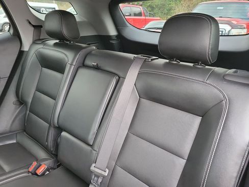 Used 2022 GMC Terrain SLT image 24