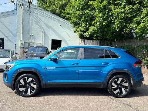 Used 2024 Volkswagen Atlas Cross Sport SE w/ Panoramic Sunroof Package AWD/4WD image 3