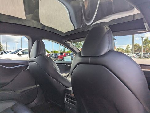 Used 2021 Tesla Model S Long Range Plus image 12