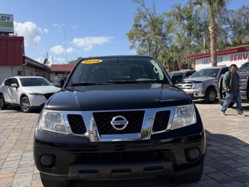 Used 2012 Nissan Frontier SV image 1