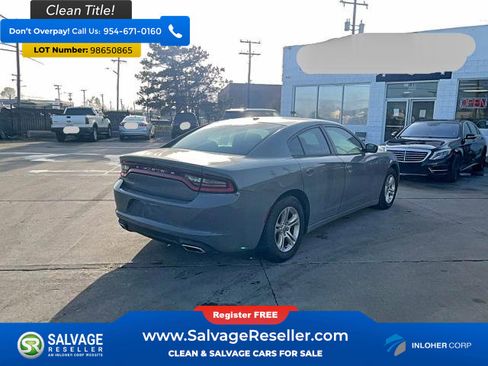 Used 2019 Dodge Charger SXT image 5