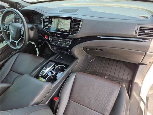 Used 2025 Honda Ridgeline Black Edition image 23