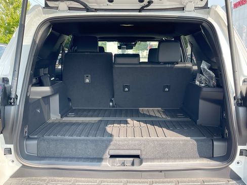 Used 2026 Toyota 4Runner Limited AWD/4WD image 17