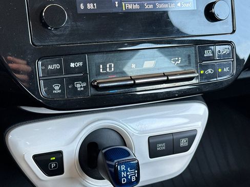 Used 2017 Toyota Prius Two w/ Prius Two Safety Plus Package image 19