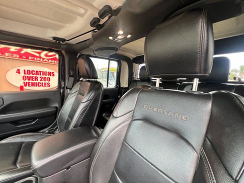 Used 2020 Jeep Gladiator Overland AWD/4WD image 13