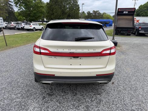 Used 2018 Lincoln MKX Select w/ Select Plus Package AWD/4WD image 4