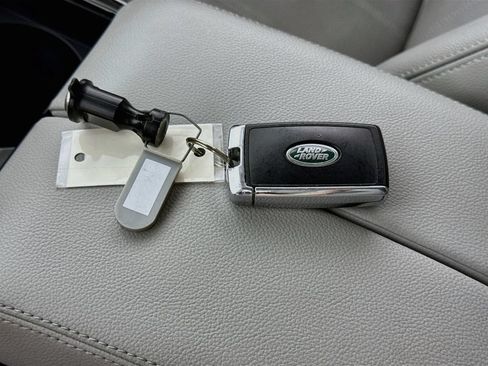 Used 2023 Land Rover Range Rover Evoque S AWD/4WD image 17