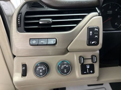 Used 2018 GMC Yukon XL Denali w/ Open Road Package AWD/4WD image 14