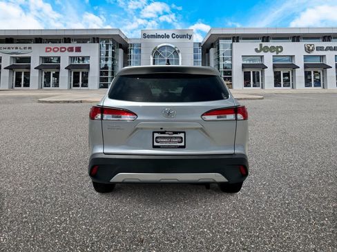 Used 2022 Toyota Corolla Cross L FWD image 7