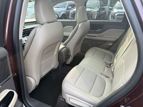 Used 2021 Lincoln Corsair AWD w/ Premium Package image 19