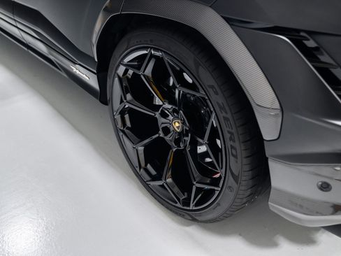 Used 2024 Lamborghini Urus Performante AWD/4WD image 41