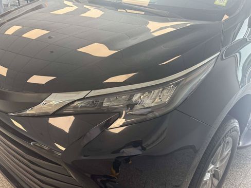 Used 2026 Toyota Sienna LE FWD image 8
