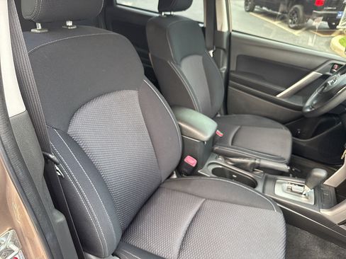 Used 2014 Subaru Forester 2.5i AWD/4WD image 28