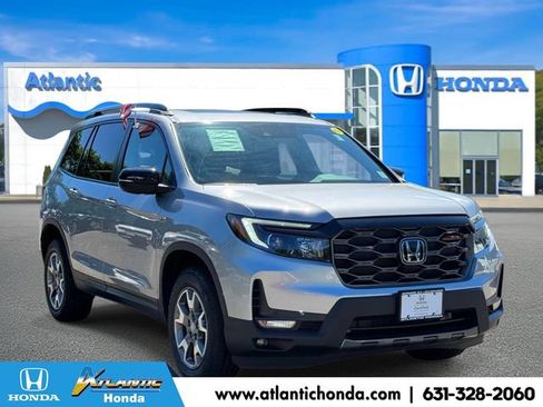 Certified 2023 Honda Passport TrailSport image 1