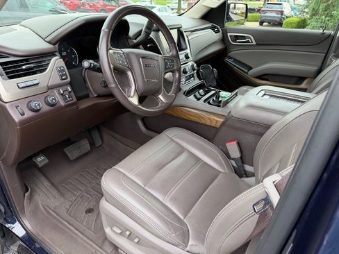 Used 2020 GMC Yukon Denali w/ Denali Ultimate Package AWD/4WD image 9
