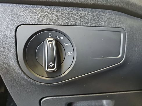 Used 2024 Volkswagen Tiguan SE image 24