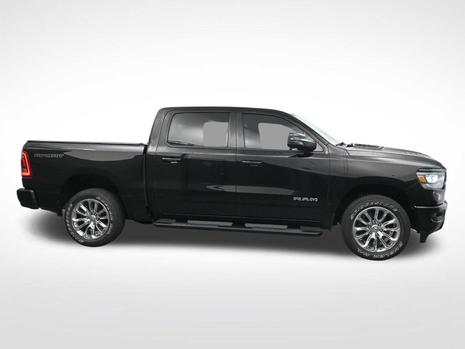 Used 2023 RAM 1500 Laramie AWD/4WD image 4