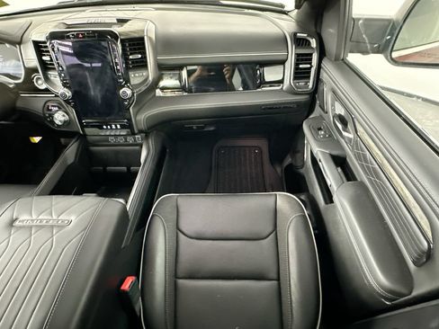 Used 2025 RAM 1500 Limited AWD/4WD image 11