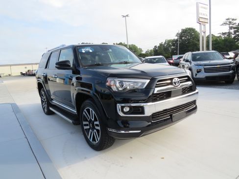 Used 2021 Toyota 4Runner Limited image 7