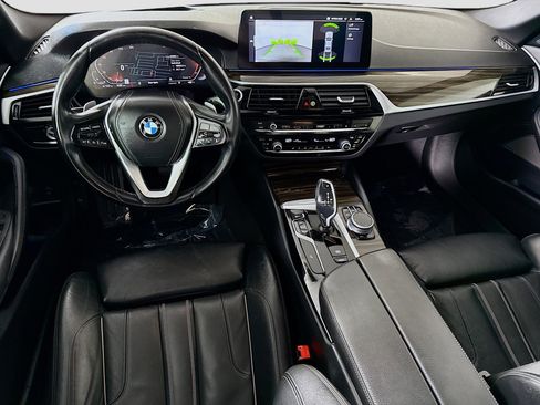 Used 2021 BMW 540i w/ Premium Package image 17