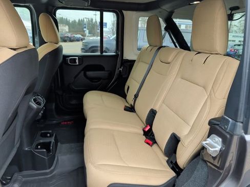 Used 2022 Jeep Wrangler Unlimited Sport image 30