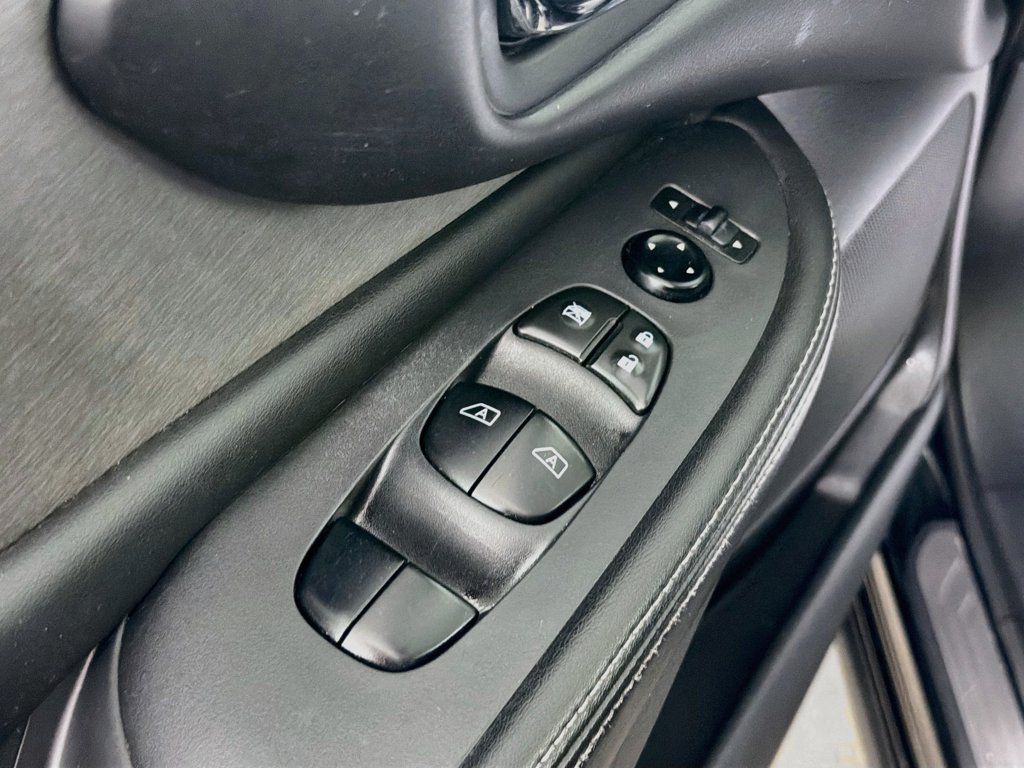 Used 2021 Nissan Murano SV AWD/4WD image 17