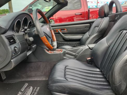 Used 2004 Mercedes-Benz SLK 320 image 7
