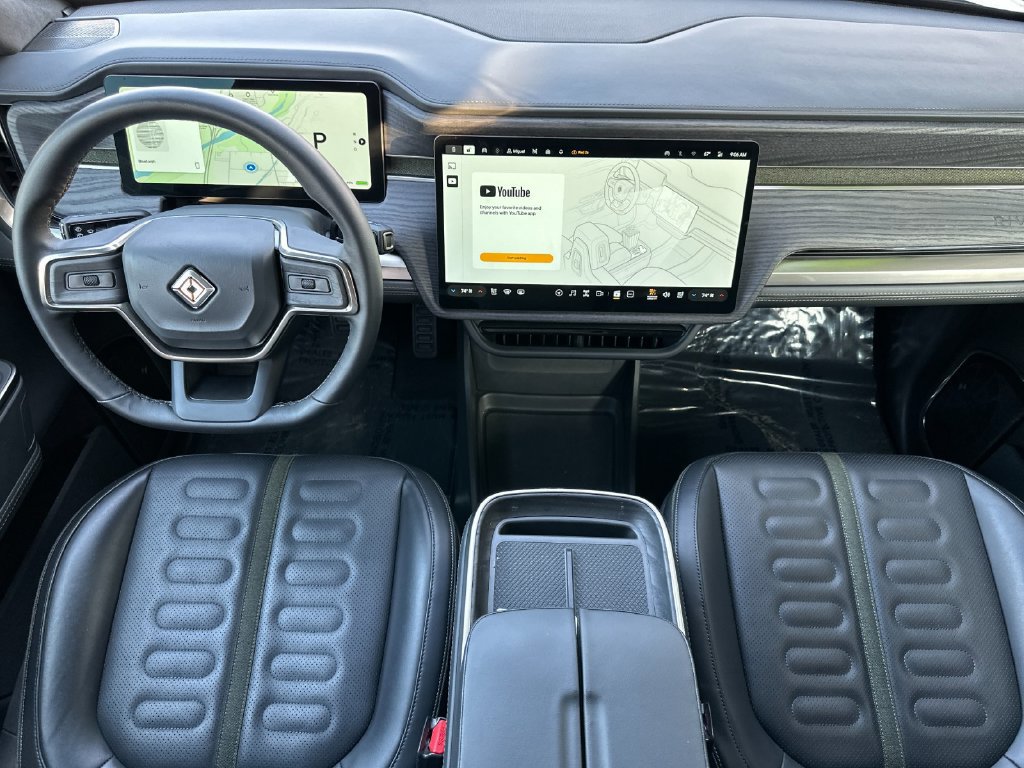 Used 2025 Rivian R1S Adventure Dual AWD/4WD image 12