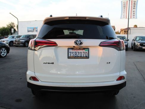 Used 2016 Toyota RAV4 LE FWD image 4