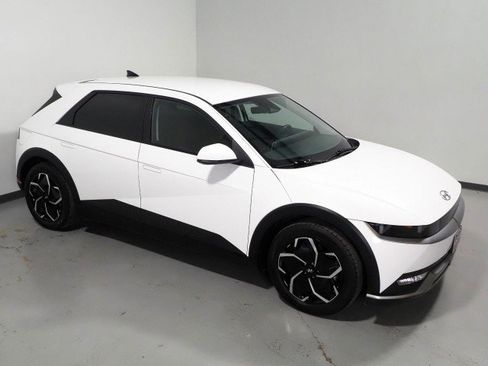 Used 2024 Hyundai Ioniq 5 SEL image 11