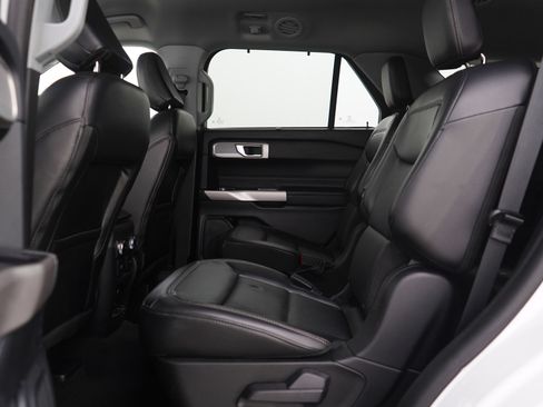 Used 2023 Ford Explorer Limited image 19