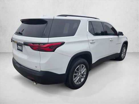 Used 2023 Chevrolet Traverse LT FWD image 5