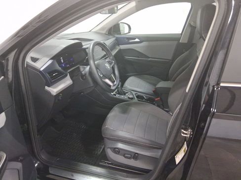 Used 2023 Volkswagen Taos SE w/ Panoramic Sunroof Package image 14