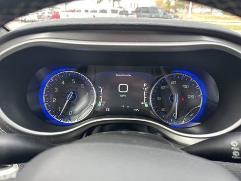 New 2026 Chrysler Pacifica Select image 66