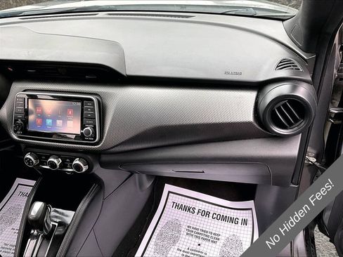 Used 2019 Nissan Kicks S FWD image 8