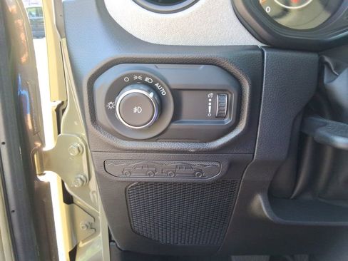 Used 2025 Jeep Wrangler Unlimited Sport AWD/4WD image 39