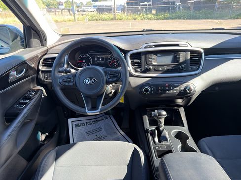 Used 2018 Kia Sorento L FWD image 17