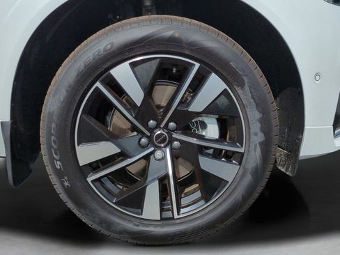 New 2026 Volvo XC60 B5 Plus w/ Protection Package Premier AWD/4WD image 26
